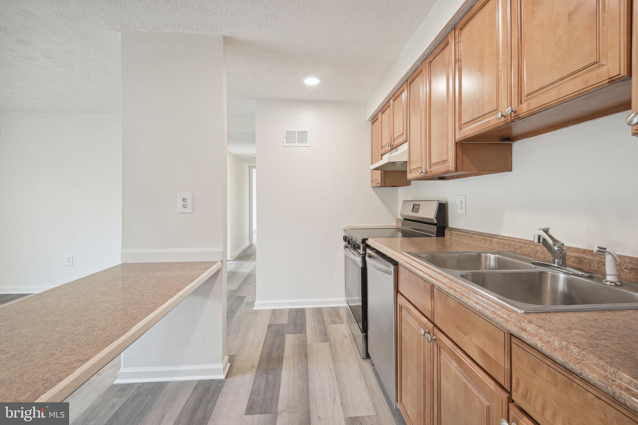 19633 Gunners Branch Road, Unit 523 Germantown, MD 20876 - Photo 6 of 22 Ample Cabinet Space