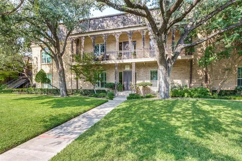 $325,000 | 4312 Bellaire Drive South, Unit 204, Fort Worth, TX 76109