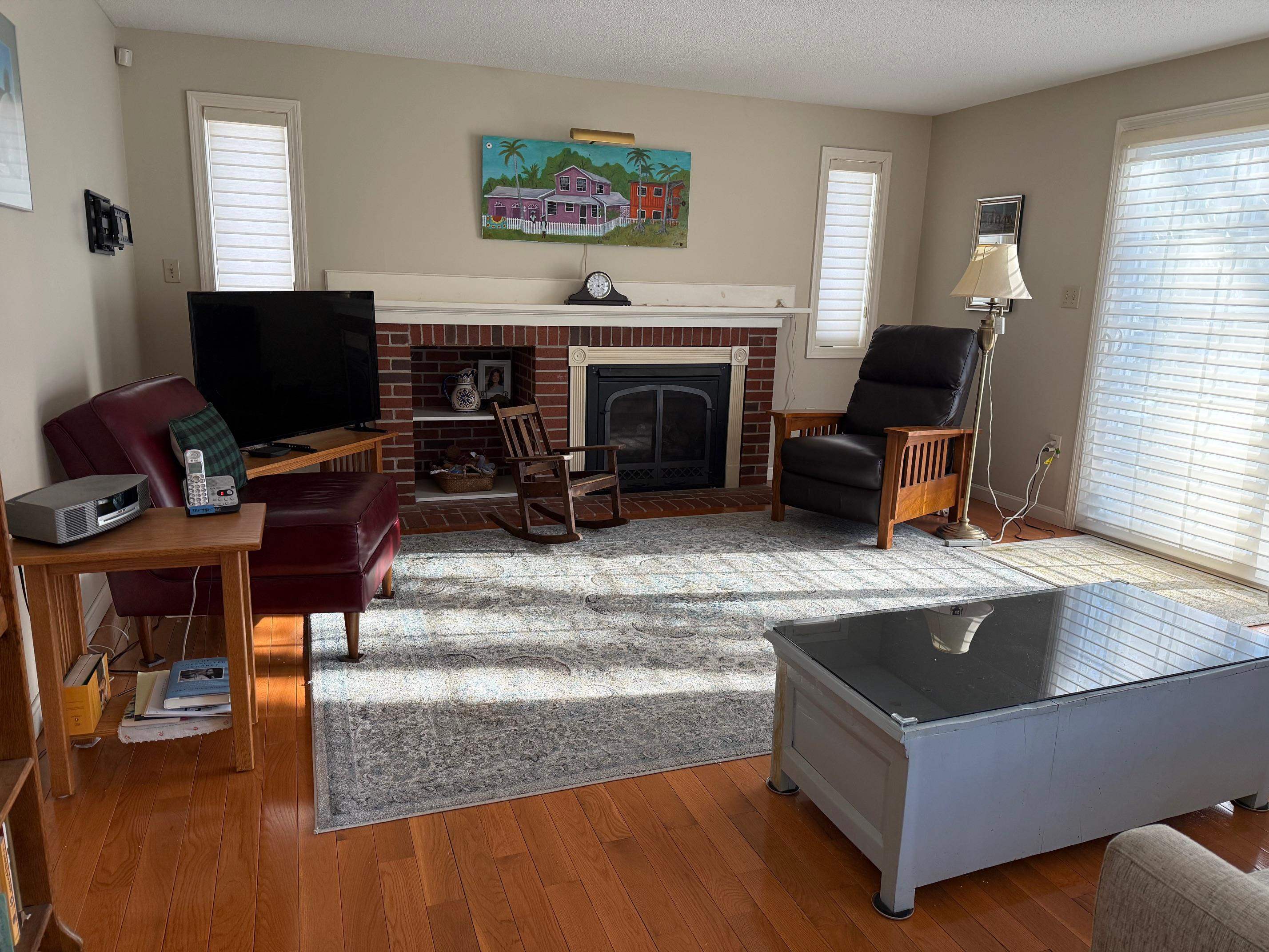 555 Straw Hill Road Manchester, NH 03104 - Photo 3 of 19