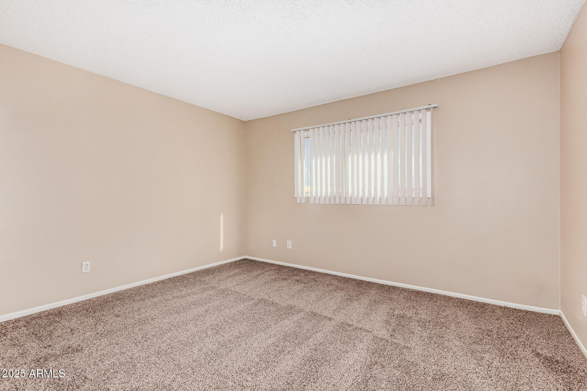 6556 South La Rosa Drive Tempe, AZ 85283 - Photo 10 of 22 12 La Rosa