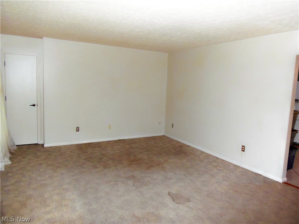 1115 Swartz Road Akron, OH 44306 - Photo 11 of 25