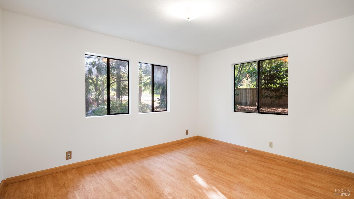 9901 Occidental Road Sebastopol, CA 95472 - Photo 11 of 55