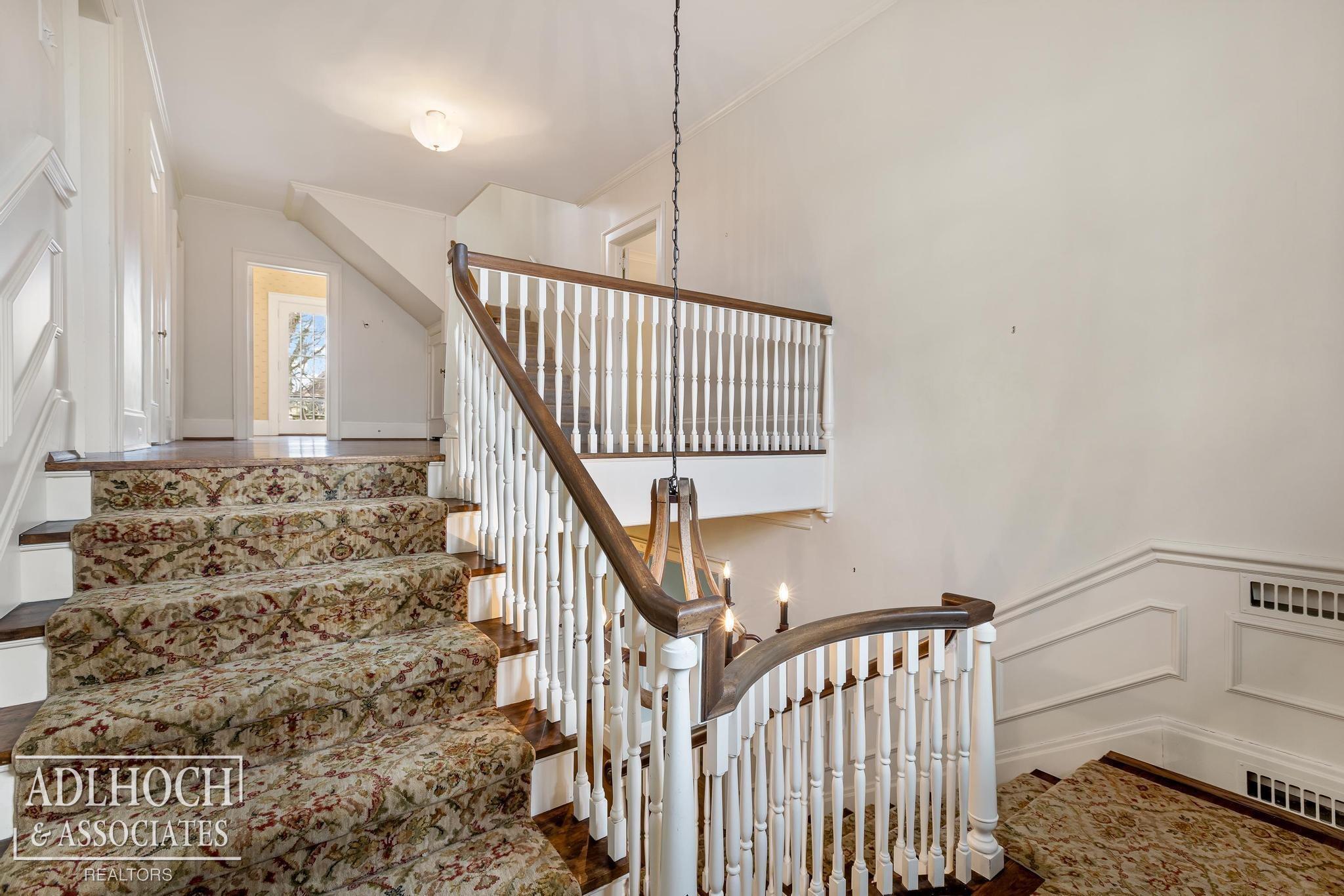 166 Cloverly Road Grosse Pointe, MI 48236 - Photo 30 of 72 50168102-faf9c20d-2996-47d2-806c-fea9be2c57a5.JPG