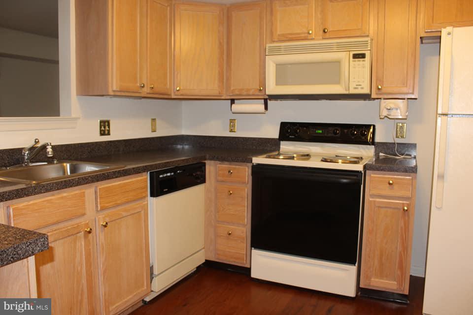 337 Brandon Road Norristown, PA 19403 - Photo 2 of 25 Gallery Image 2