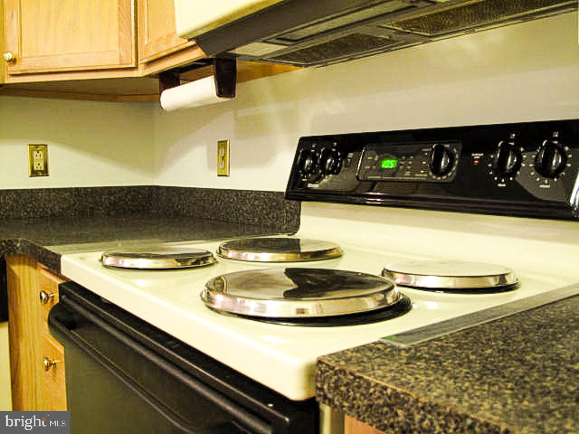 337 Brandon Road Norristown, PA 19403 - Photo 4 of 25 Immaculate & clean