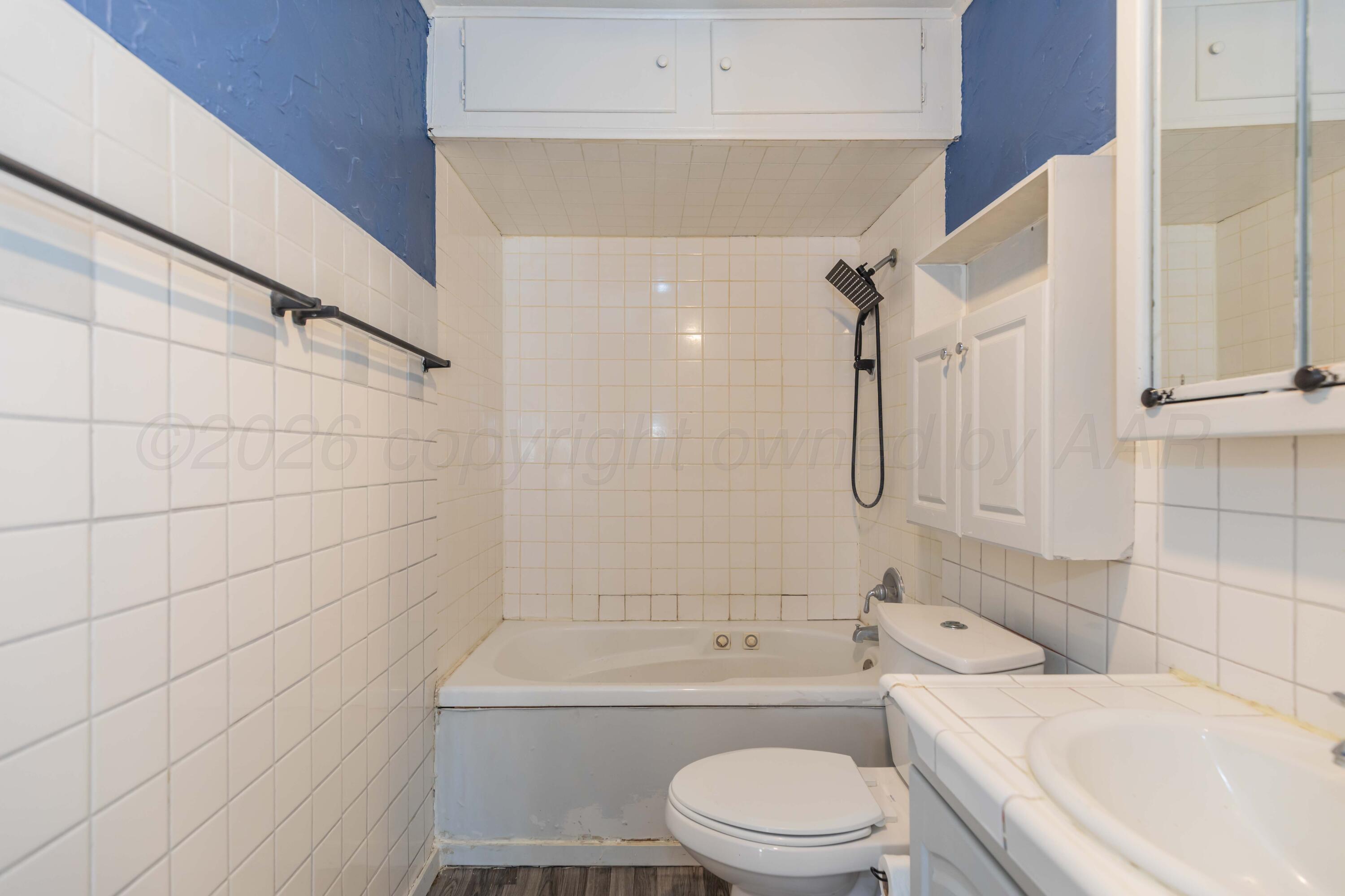 2216 Locust Street Amarillo, TX 79109 - Photo 24 of 32 BATHROOM VIEW 2
