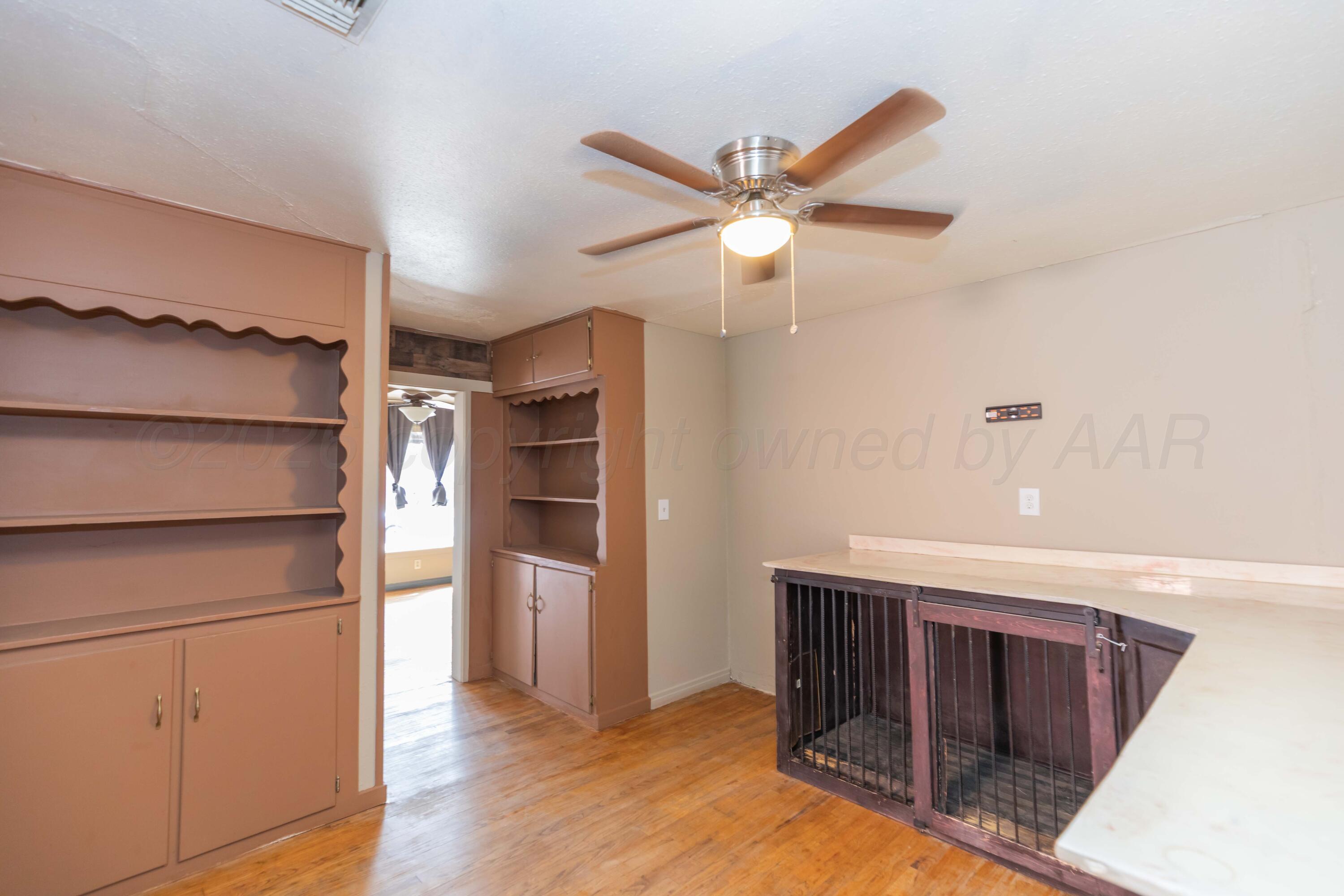 2216 Locust Street Amarillo, TX 79109 - Photo 7 of 32 DINING VIEW 2