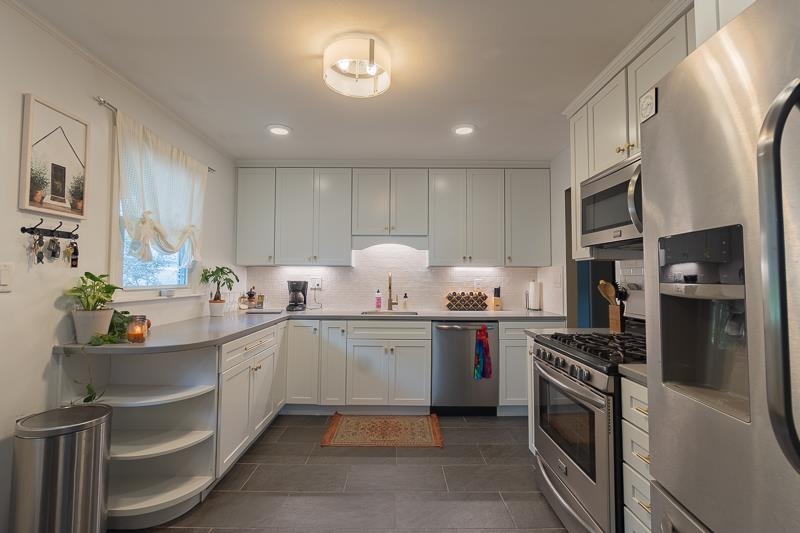 5018 North Ronald Road Peoria, IL 61614 - Photo 10 of 23 Gallery Image 10