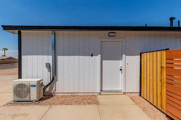 $1,250 | 1934 East Carver Drive, Unit 1, Phoenix, AZ 85040