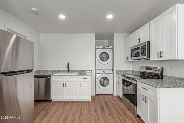 $1,350 | 1934 East Carver Drive, Unit 2, Phoenix, AZ 85040