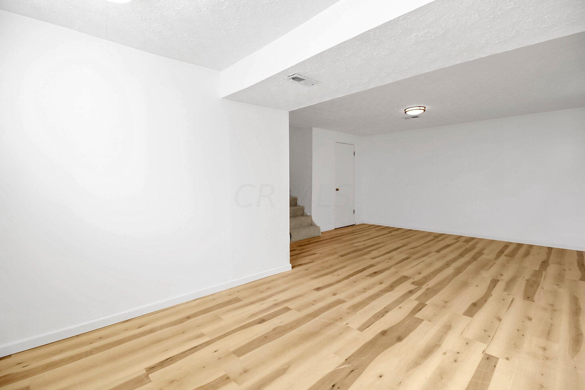 3463 Oakcrest Road Columbus, OH 43232 - Photo 12 of 23 10-web-or-mls-3463-oakcrest-rd