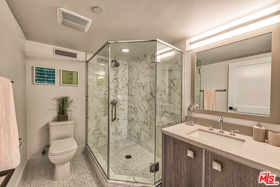 1168 South Barrington Avenue, Unit 603 Los Angeles, CA 90049 - Photo 11 of 40