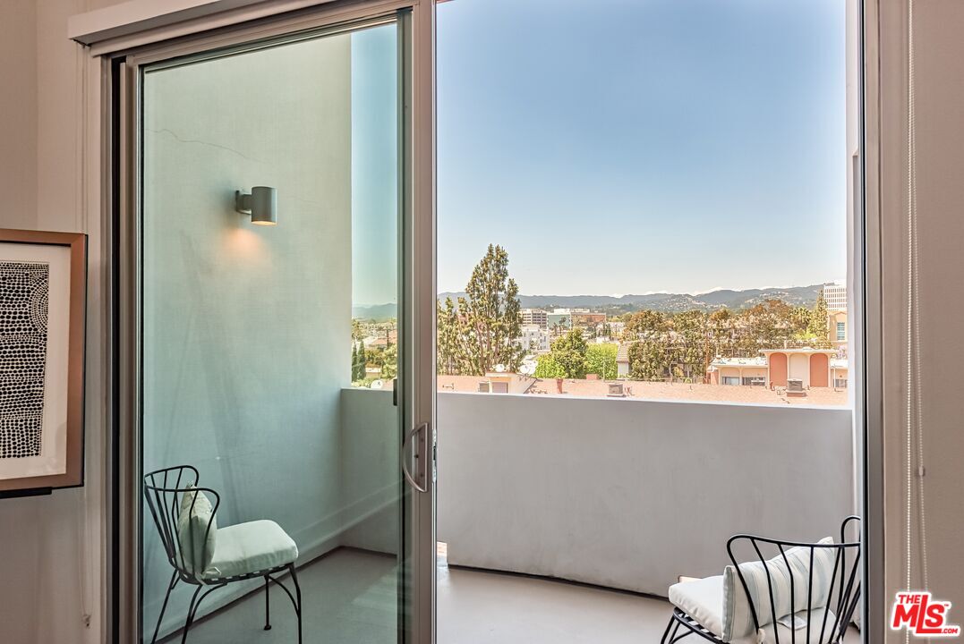 1168 South Barrington Avenue, Unit 603 Los Angeles, CA 90049 - Photo 14 of 40