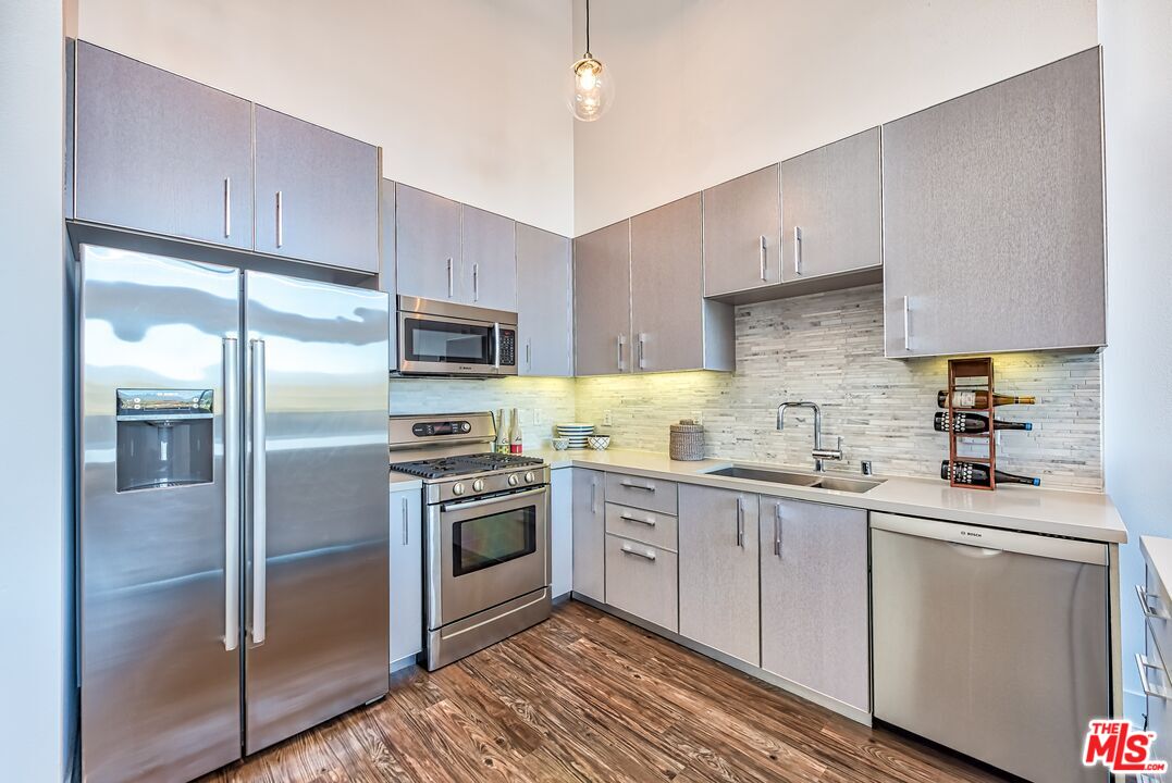 1168 South Barrington Avenue, Unit 603 Los Angeles, CA 90049 - Photo 20 of 40