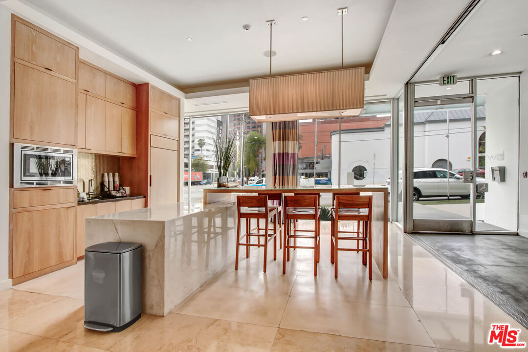 1168 South Barrington Avenue, Unit 603 Los Angeles, CA 90049 - Photo 24 of 40