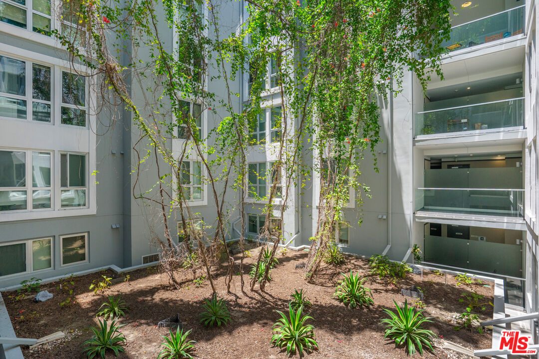 1168 South Barrington Avenue, Unit 603 Los Angeles, CA 90049 - Photo 35 of 40