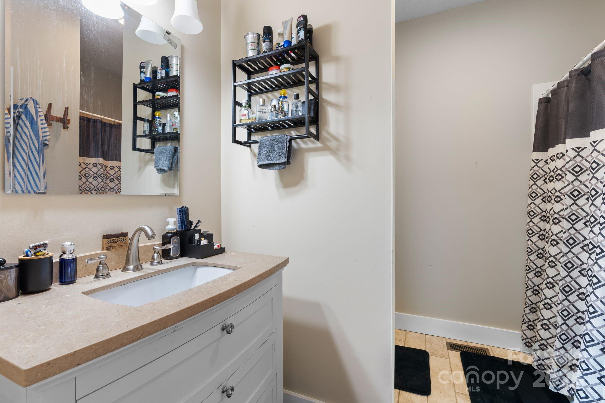 61 Deaverview Road Asheville, NC 28806 - Photo 20 of 22 Gallery Image 20