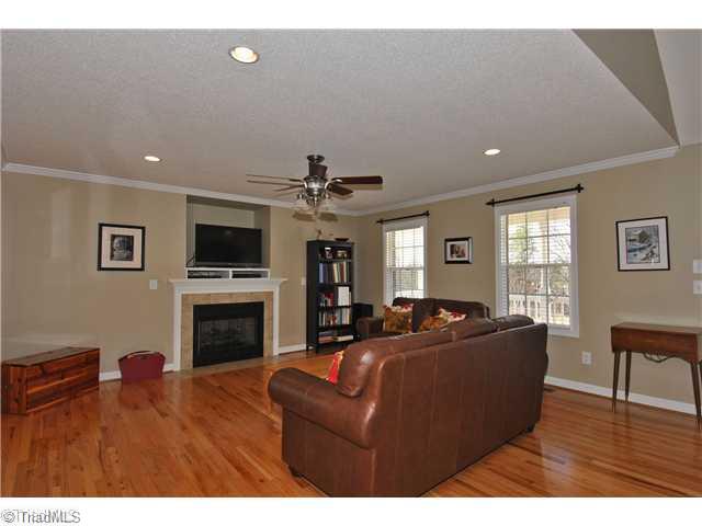 287 Crystal Ridge Drive Lexington, NC 27295 - Photo 2 of 14 Living Room.