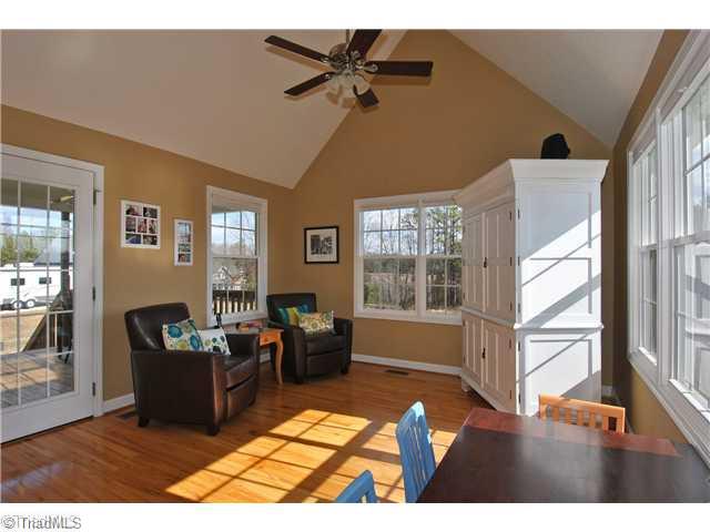 287 Crystal Ridge Drive Lexington, NC 27295 - Photo 4 of 14 Sunroom.