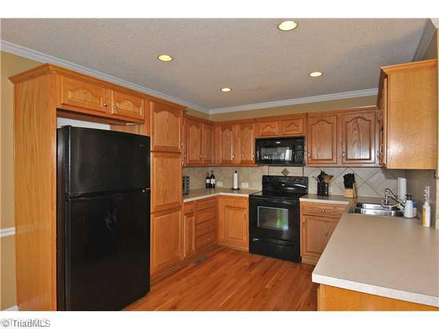 287 Crystal Ridge Drive Lexington, NC 27295 - Photo 5 of 14 Kitchen.