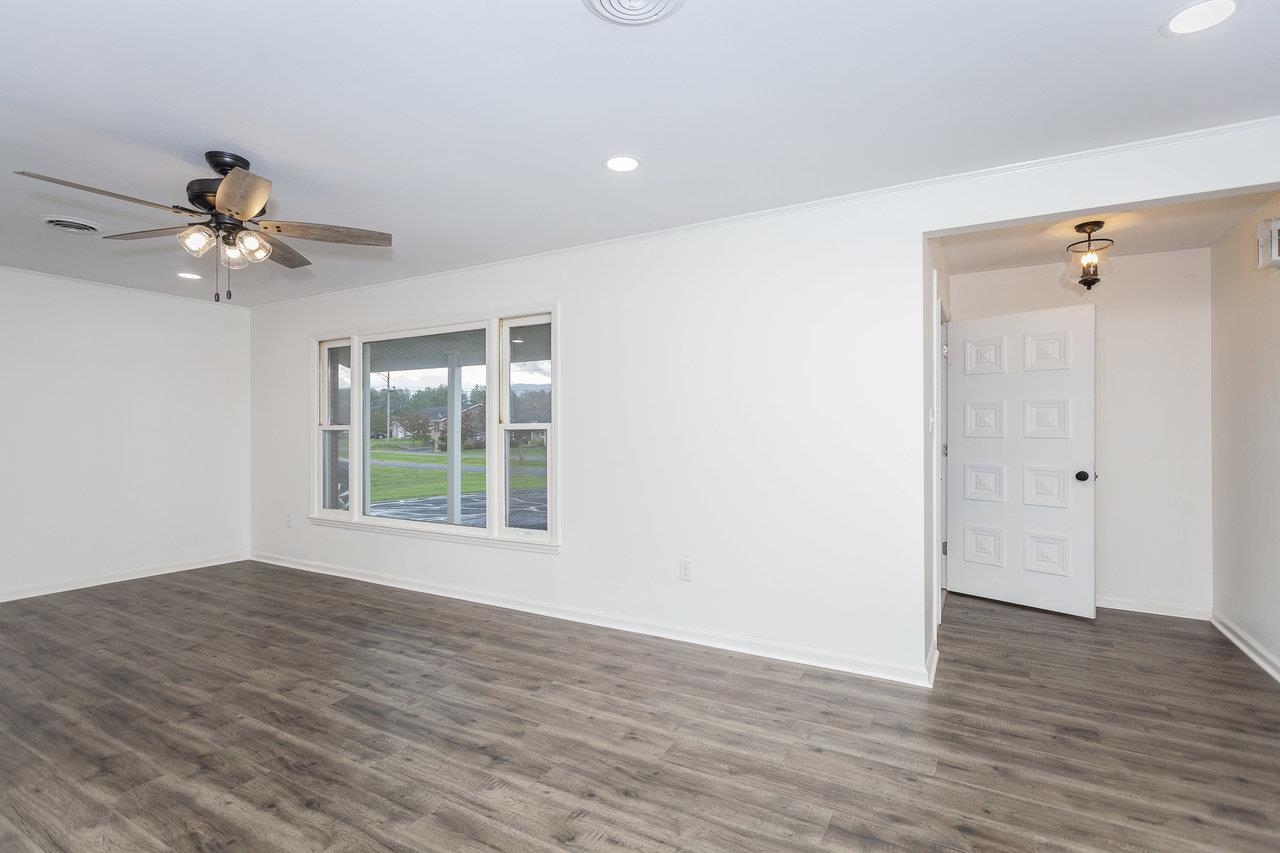 13 Spring View Boulevard Luray, VA 22835 - Photo 4 of 39 Gallery Image 4