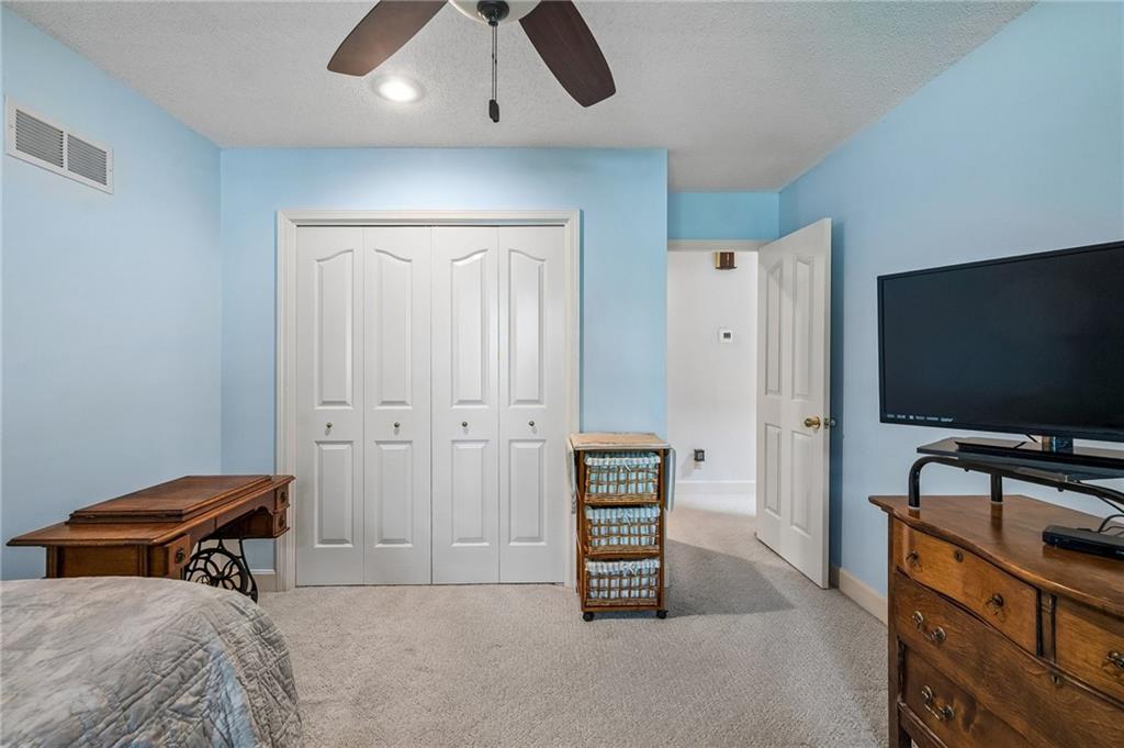 1025 Southeast Bridgehampton Way Lee's Summit, MO 64081 - Photo 13 of 35