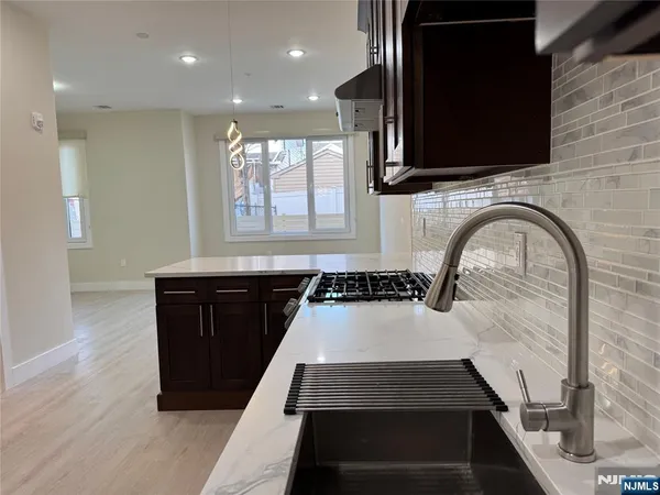 $1,800 | 527-535 Union Avenue, Unit 2E, Belleville, NJ 07109