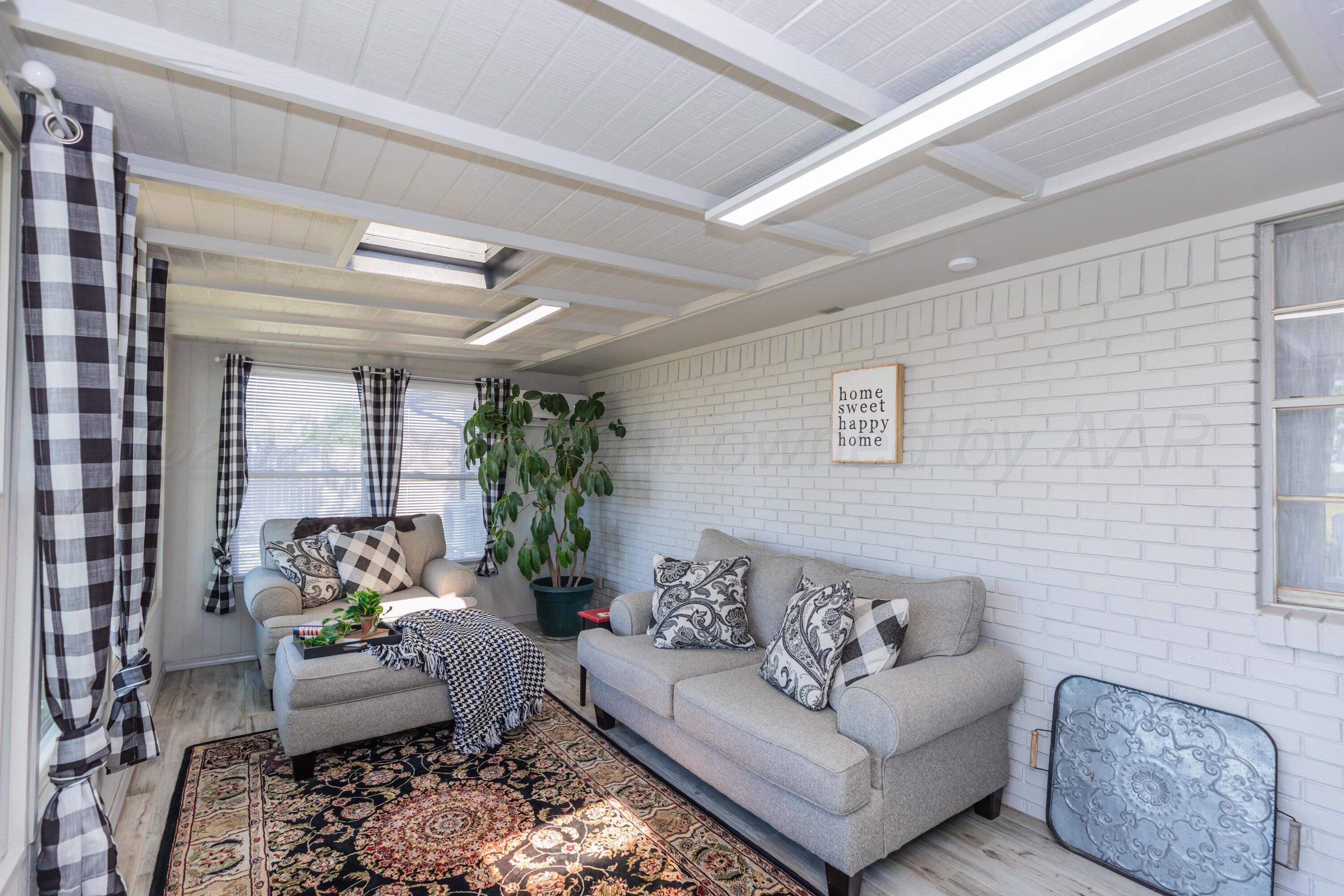 1201 West McCormick Road Amarillo, TX 79118 - Photo 13 of 38 SUNROOM VIEW 2