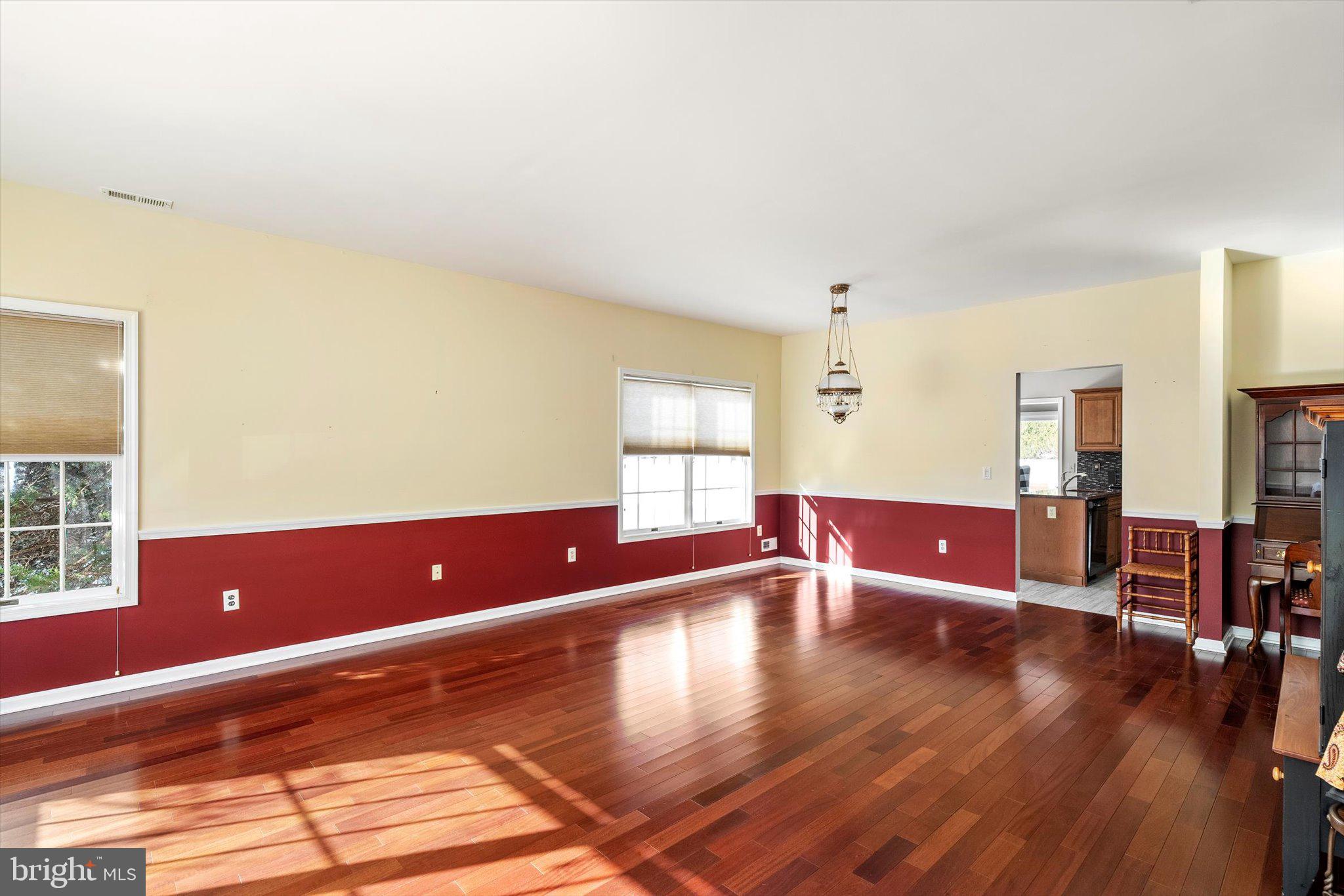 14 Covered Bridge Circle Columbus, NJ 08022 - Photo 4 of 23