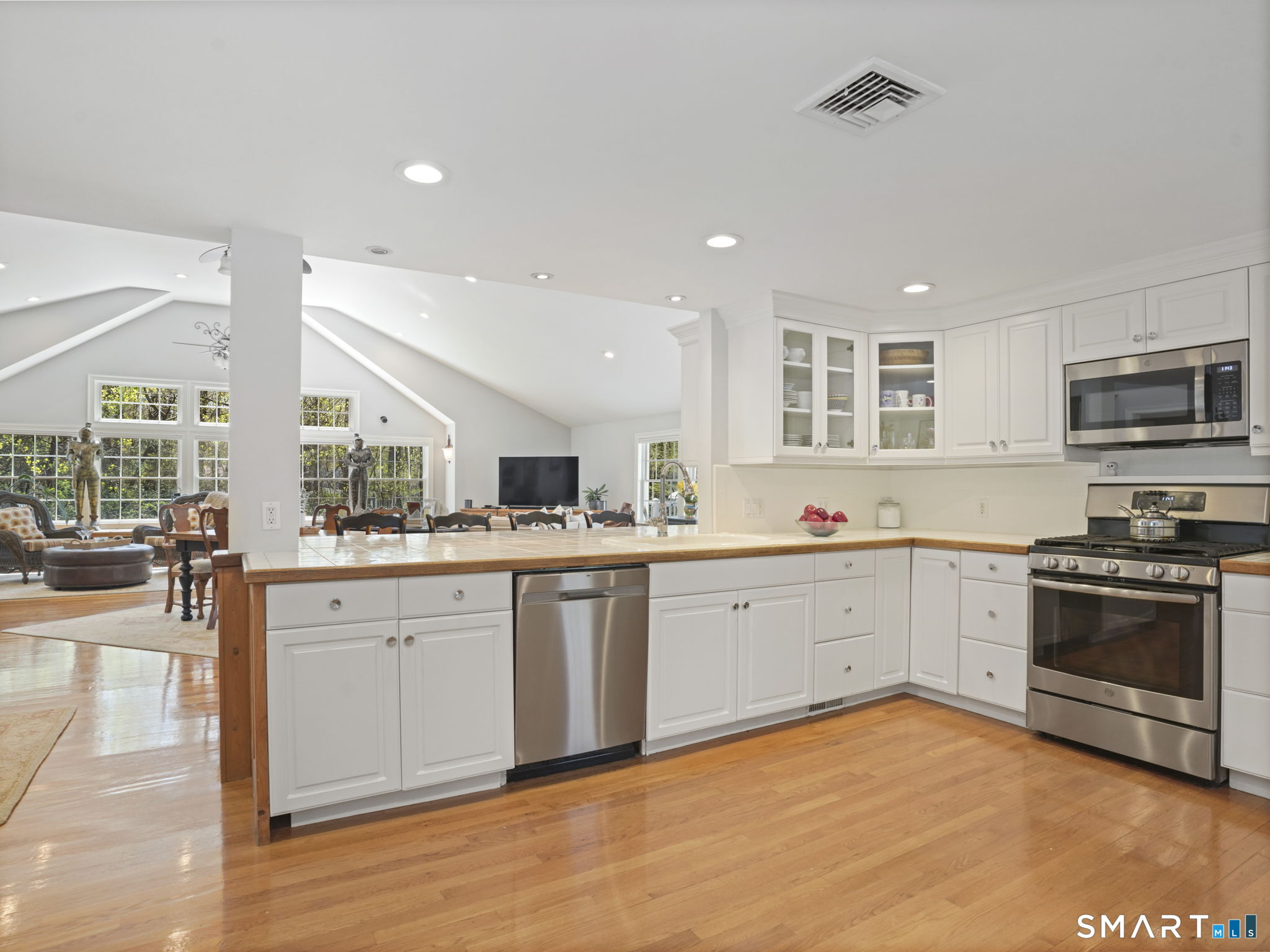 143 Old Boston Road Wilton, CT 06897 - Photo 21 of 40