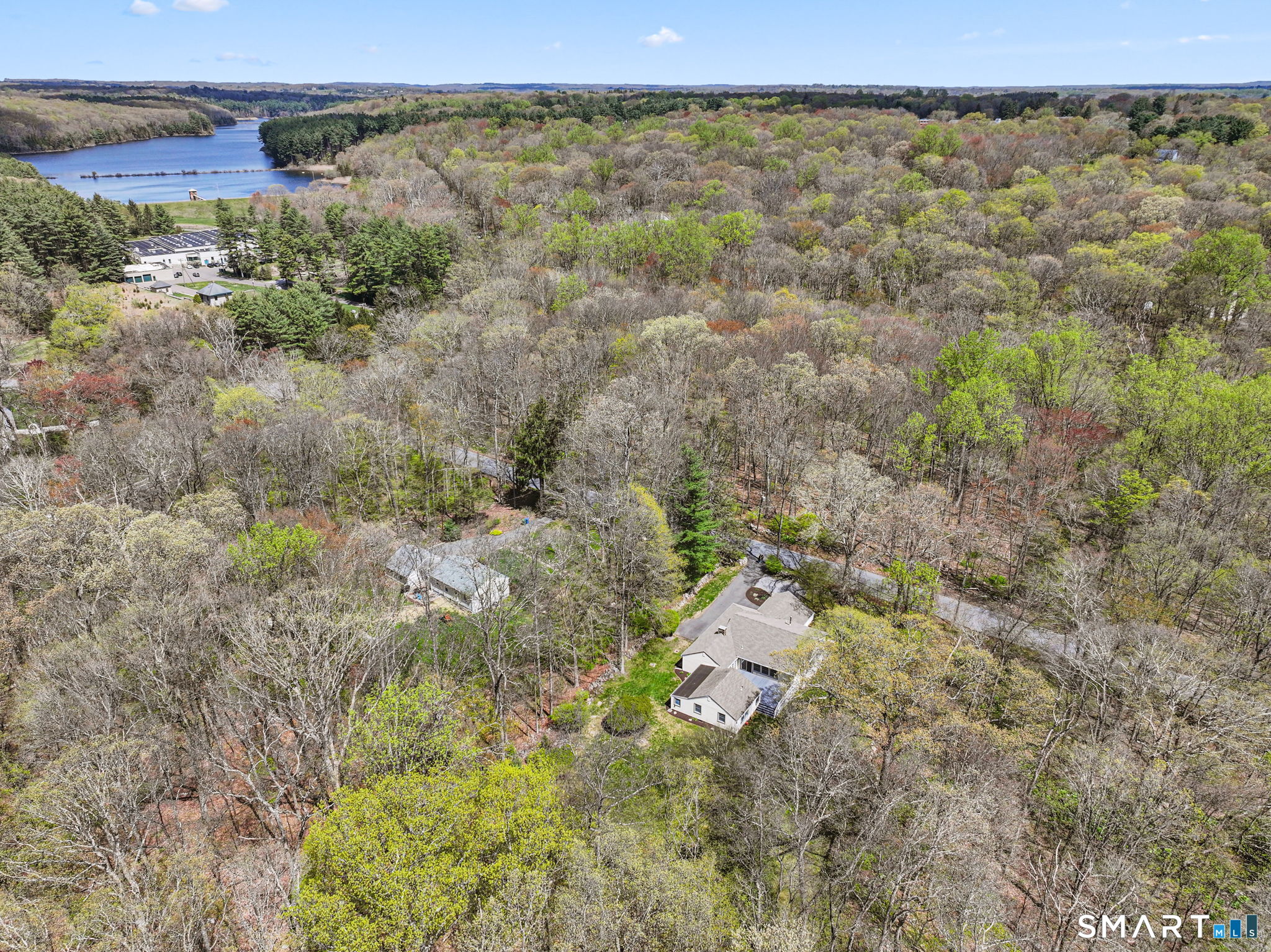143 Old Boston Road Wilton, CT 06897 - Photo 3 of 40