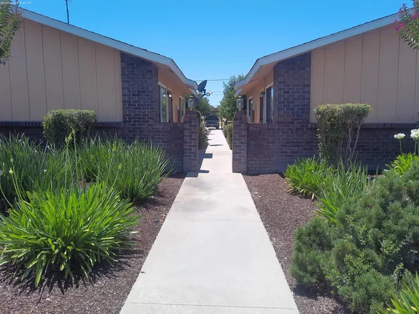 $1,600 | 1721 Marion Street, Unit F, Kingsburg, CA 93631