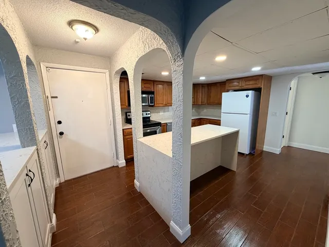 $2,400 | 18 Shadowbrook Lane, Unit 37, Milford, MA 01757