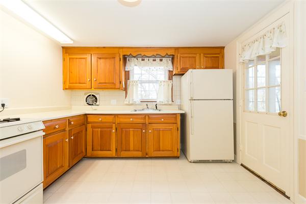 42 Melvin Road Arlington, MA 02474 - Photo 7 of 19 Gallery Image 7