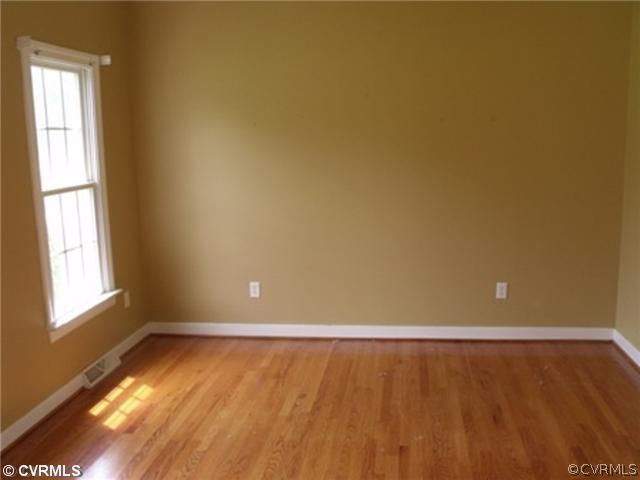 6364 White Oak Road Sandston, VA 23150 - Photo 3 of 8 Living Room