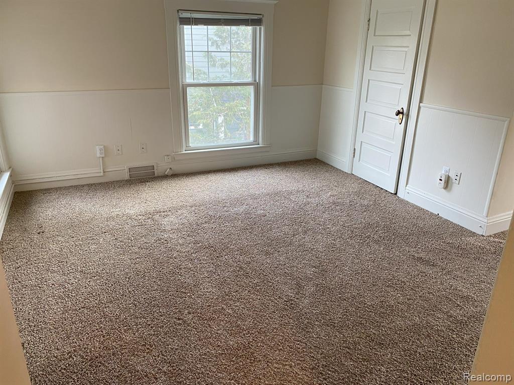 319 Oak Street Rochester, MI 48307 - Photo 14 of 26