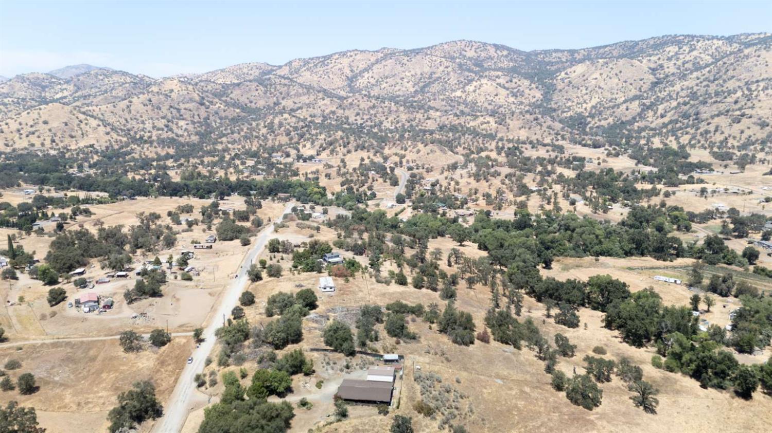 37127 Ripple Lane Squaw Valley, CA 93675 - Photo 4 of 16