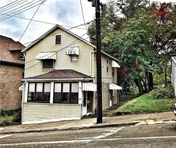 $950 | 355 6th Street, Freedom, PA 15042