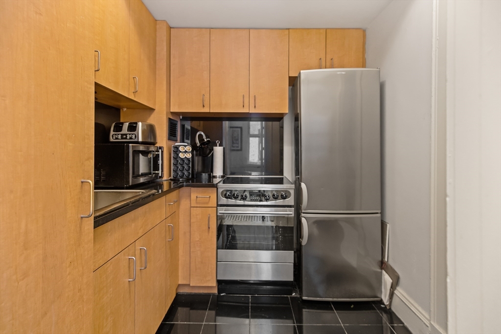 21 Beacon Street, Unit 3D Boston, MA 02108 - Photo 5 of 8