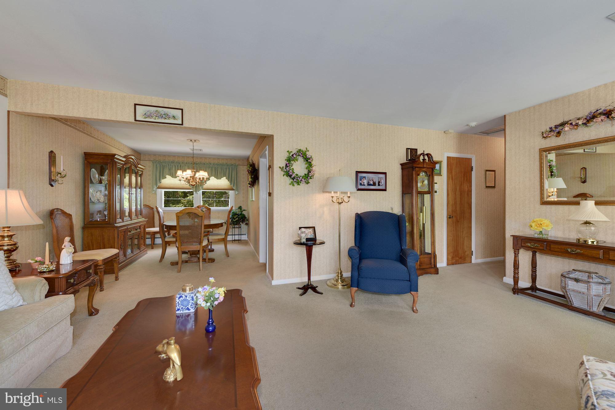 10 Scrapetown Road Pemberton, NJ 08068 - Photo 4 of 31 Living Room