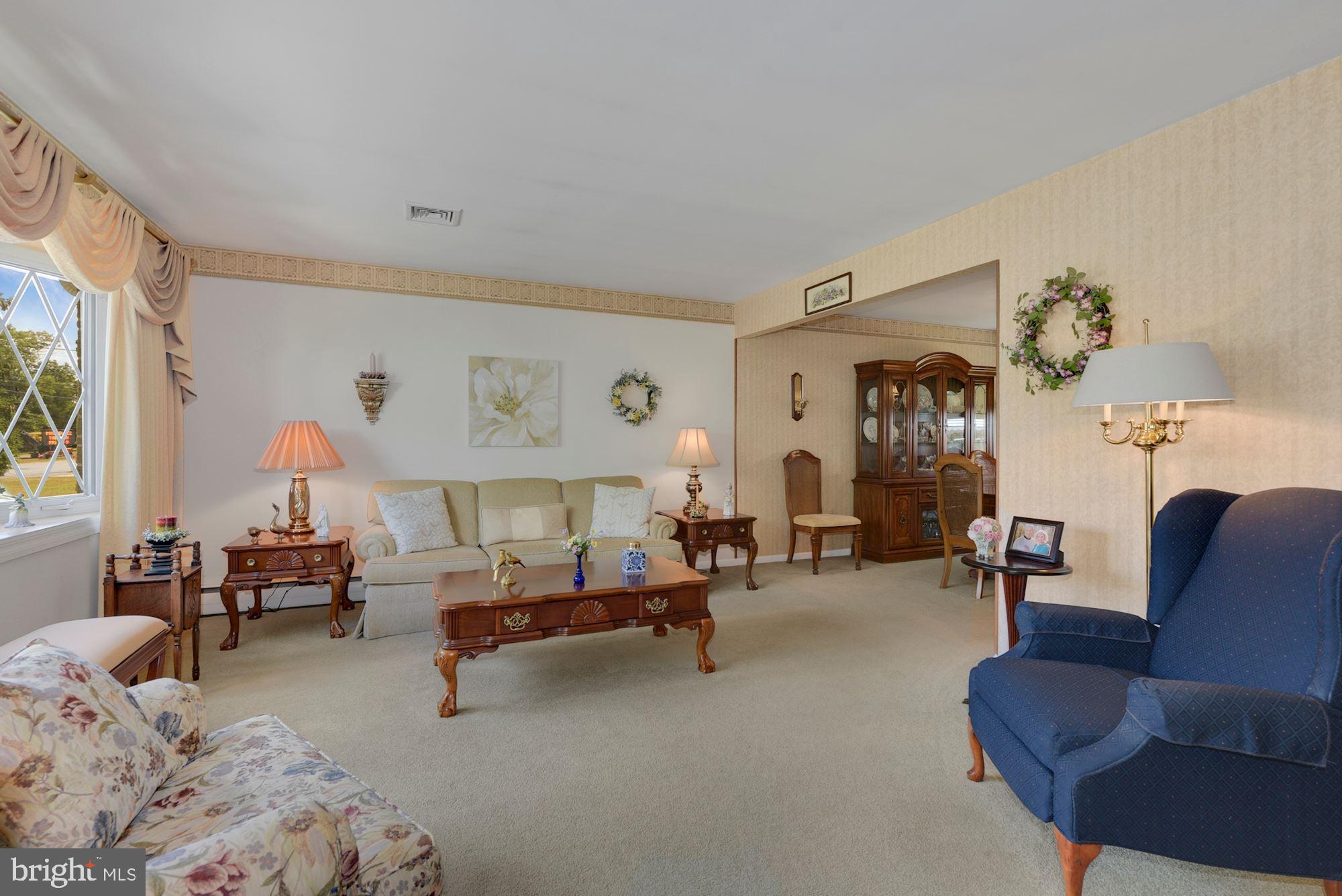 10 Scrapetown Road Pemberton, NJ 08068 - Photo 5 of 31 Living Room