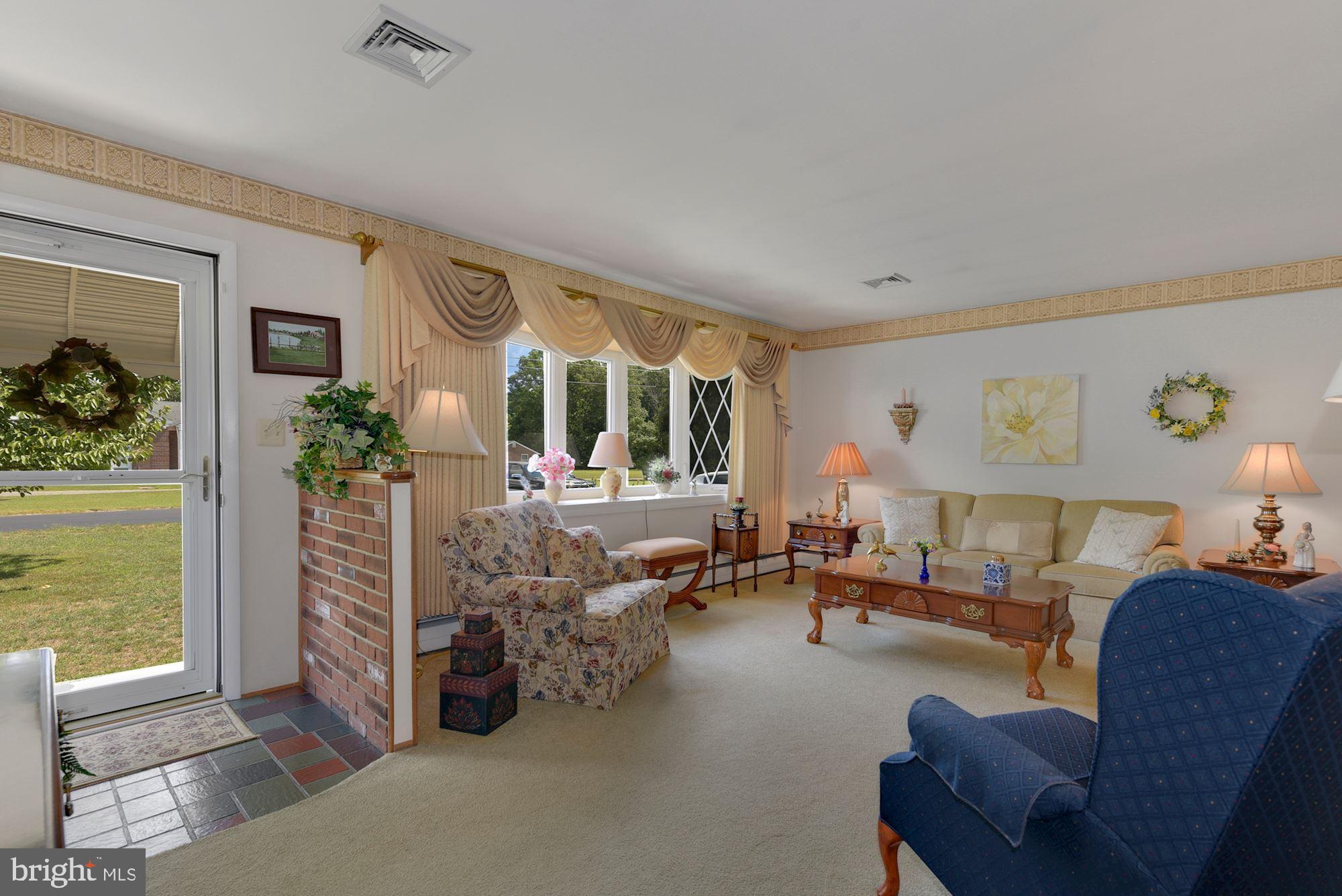 10 Scrapetown Road Pemberton, NJ 08068 - Photo 6 of 31 Living Room