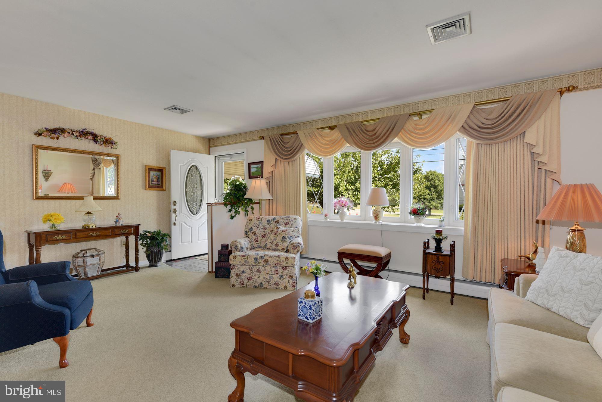 10 Scrapetown Road Pemberton, NJ 08068 - Photo 7 of 31 Living Room