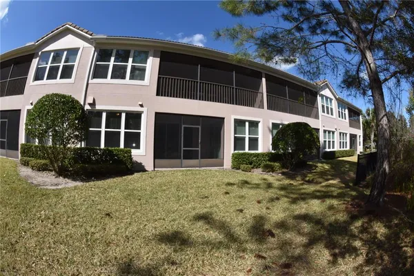 $215,000 | 8350 Bella Tierra Court, Unit 8350, Davenport, FL 33896