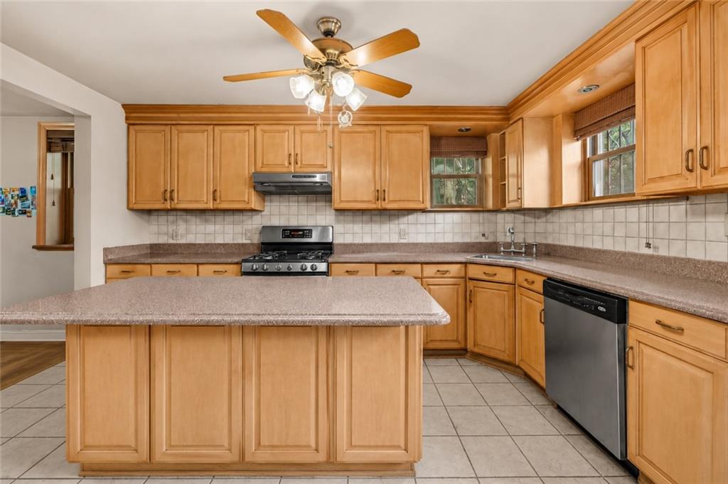 485 Clinton Street Brooklyn, NY 11231 - Photo 4 of 20