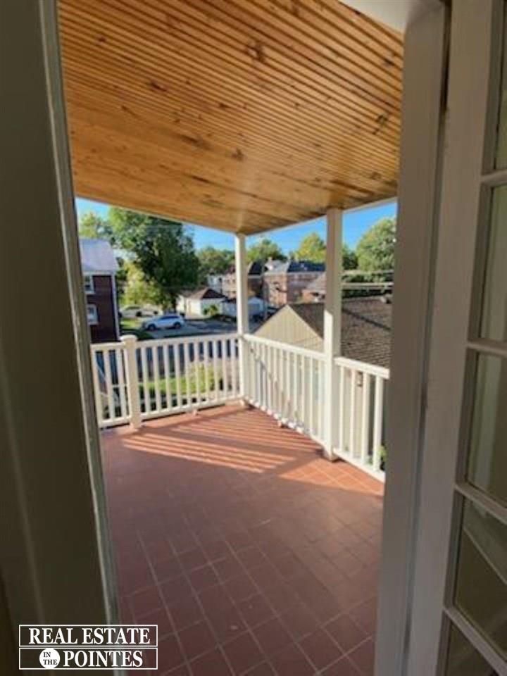 909-911 Nottingham Road Grosse Pointe, MI 48230 - Photo 8 of 9