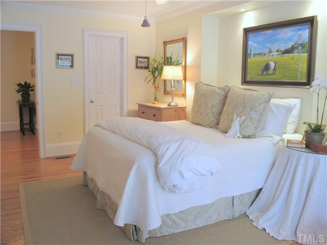 1320 Ridge Road Raleigh, NC 27607 - Photo 14 of 25