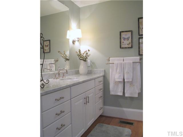 1320 Ridge Road Raleigh, NC 27607 - Photo 15 of 25