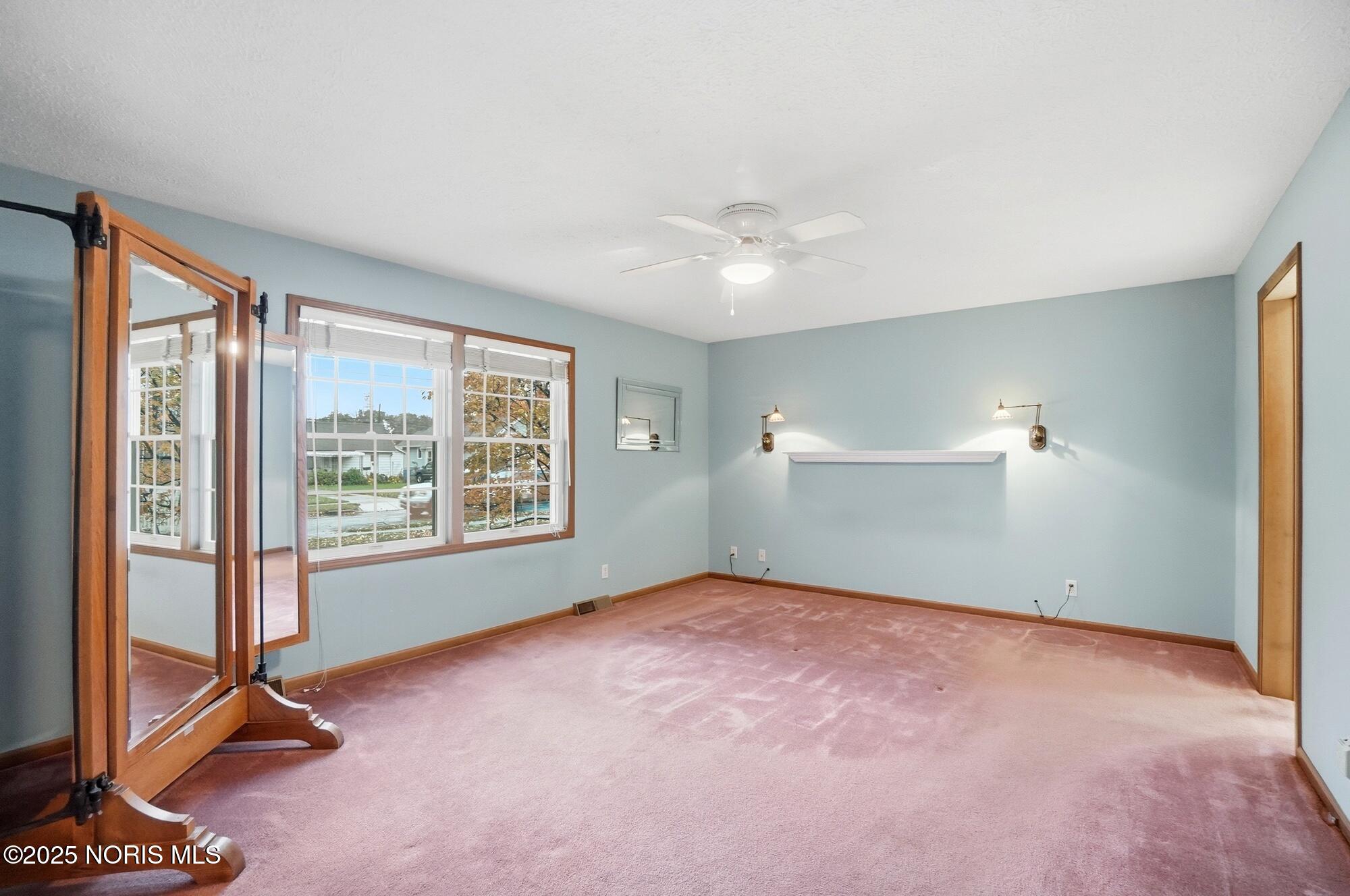 5053 Bennett Road Toledo, OH 43612 - Photo 22 of 59 Primary bedroom