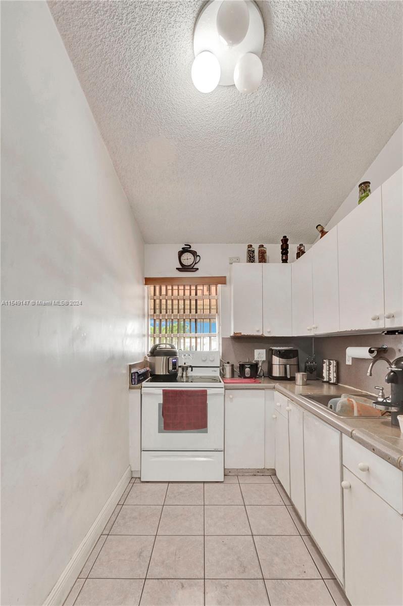 12052 Southwest 208th Terrace Miami, FL 33177 - Photo 25 of 44 Gallery Image 25